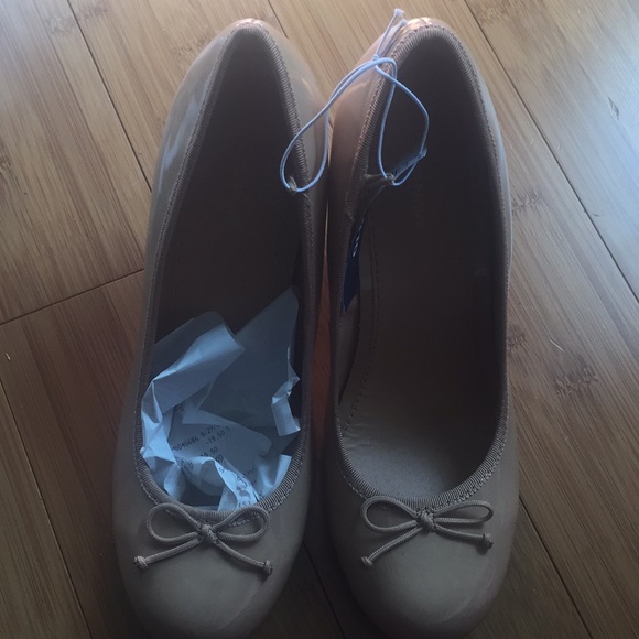 Old Navy wedge heels - Picture 2 of 3